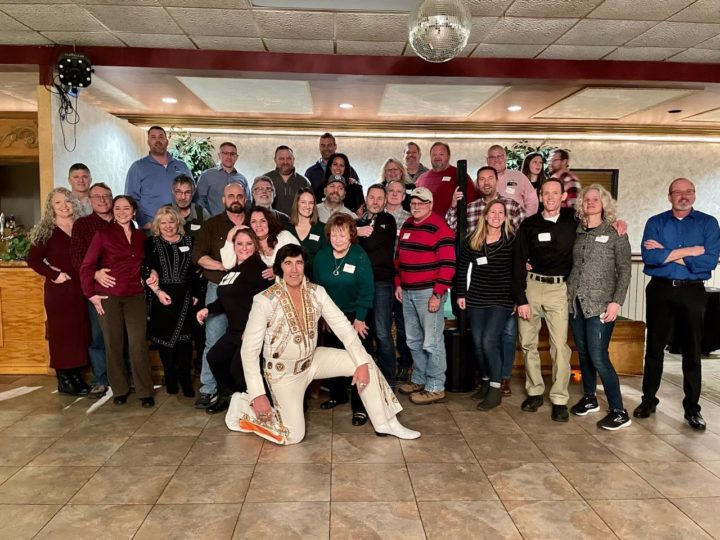 group photo from the 2021 10K Lakes Christmas event